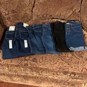 Bundle of girls skinny jeans size 6 and 7.